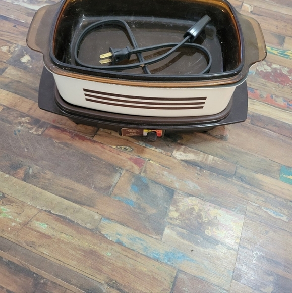 Vintage West bend slow cooker - Picture 4 of 4